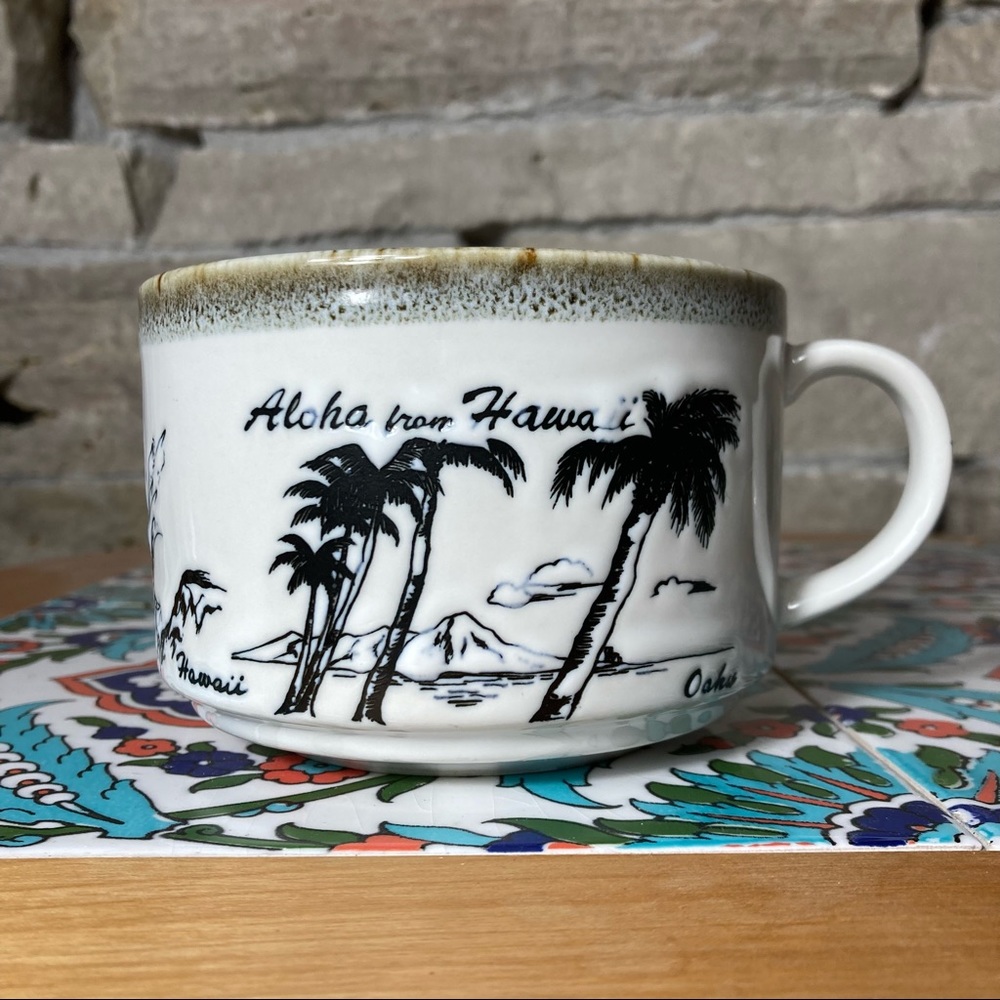 Hawaiian Vintage Novco Souvenir Mug